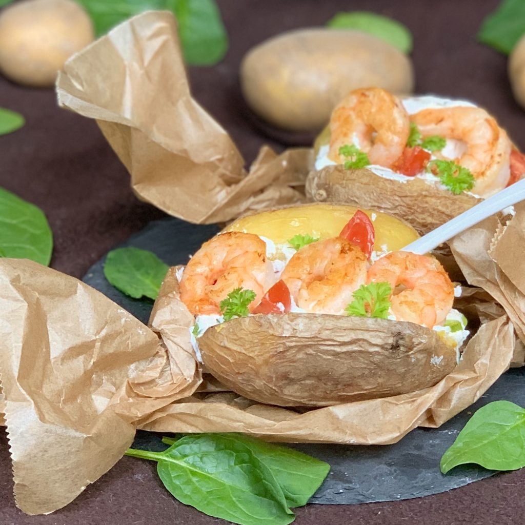 Ofenkartoffel mit Sour Creme und Garnelen – selbstkreiert
